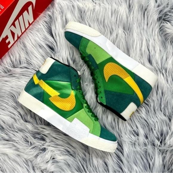 Nike Shoes - Nike Zoom Blazer Mid PRM